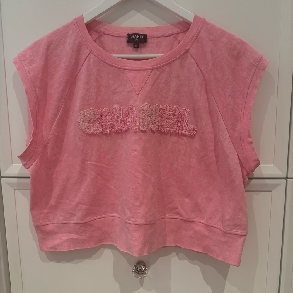 ⭐️ Barely Worn Chanel Pink Sleeveless Top ⭐️